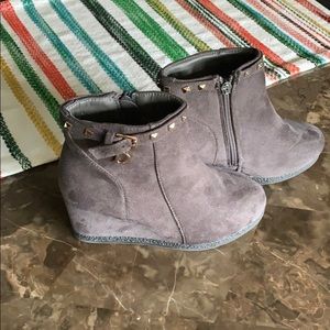 Girls high heel/ boots!